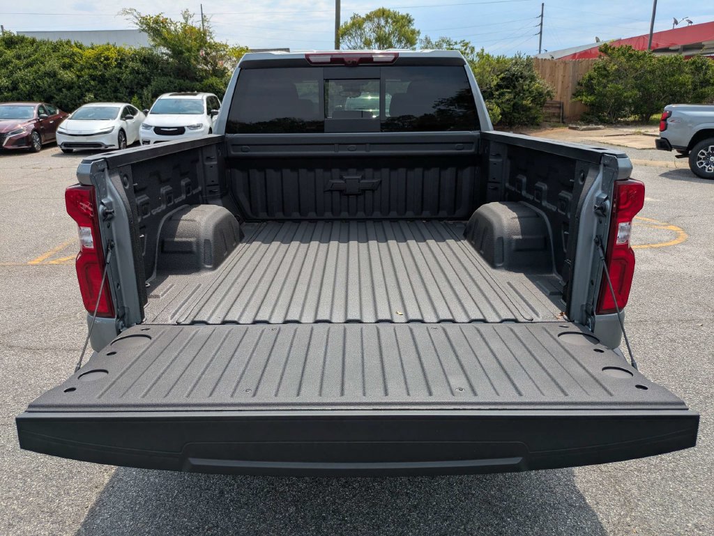 New 2026 Chevrolet Silverado 1500 High Country w/ Technology Package AWD/4WD image 13