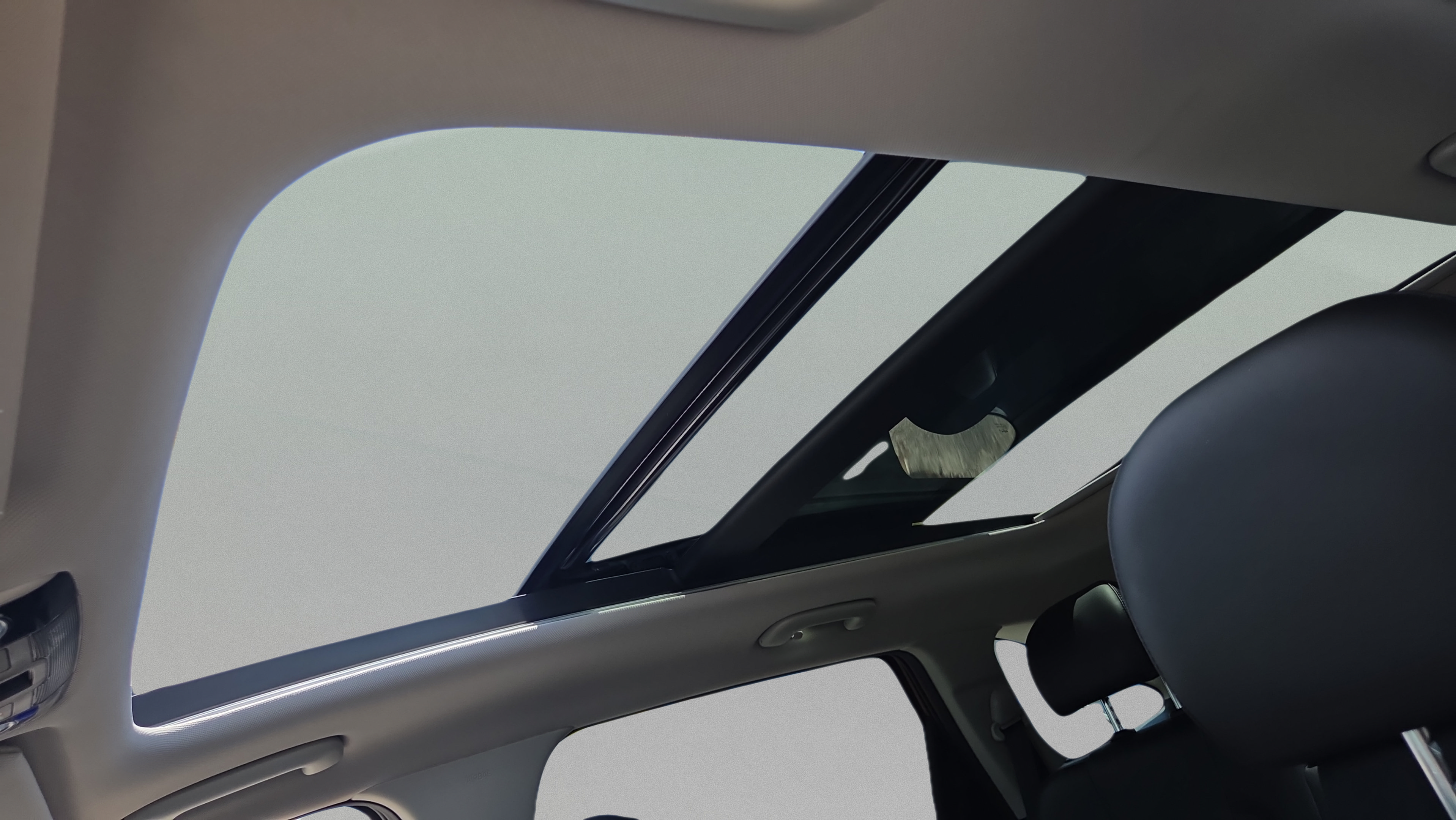 Used 2023 Kia Sorento S w/ Panoramic Sunroof Package FWD image 21