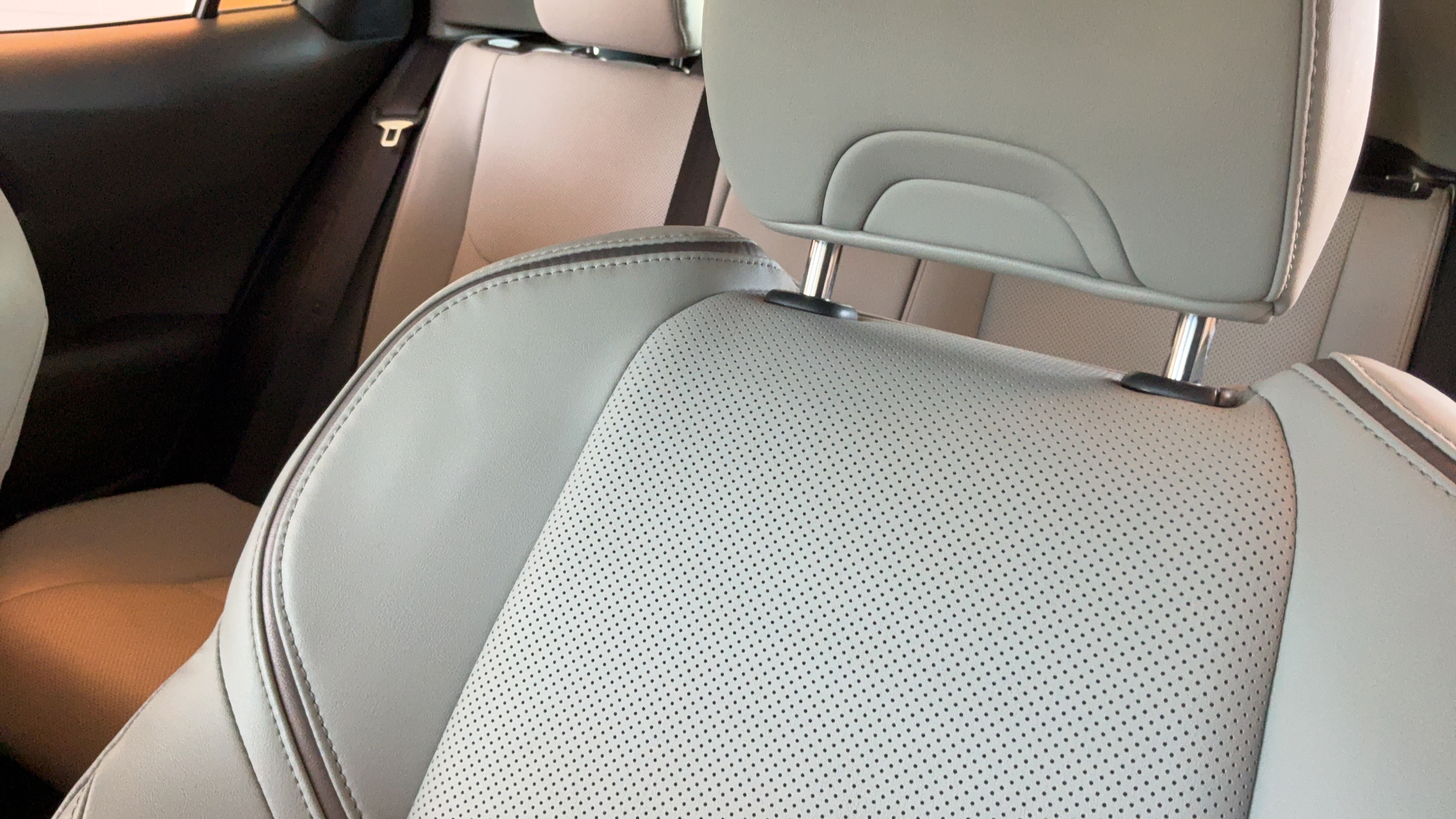 Used 2024 Toyota Prius XLE FWD image 22
