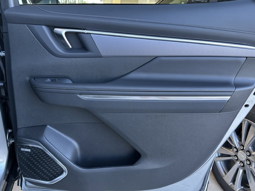 New 2026 Buick Enclave Sport Touring w/ Power Package FWD image 37