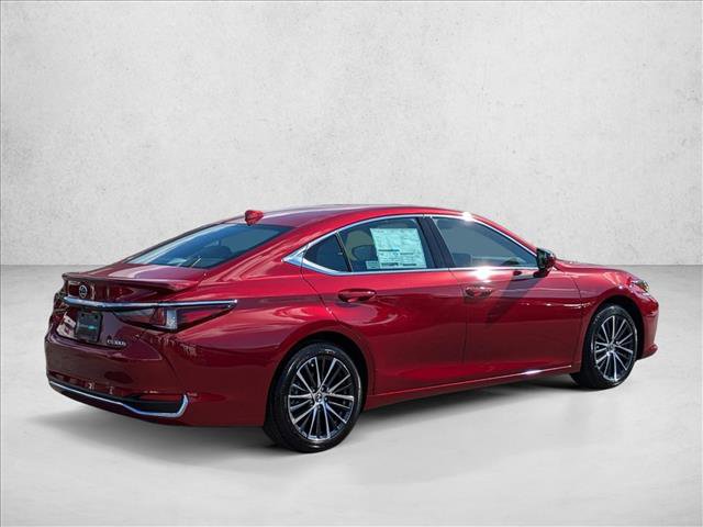 Used 2025 Lexus ES 300h w/ Premium Package image 2