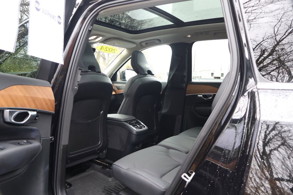 Used 2024 Volvo XC90 B6 Plus w/ Protection Package Premier image 44