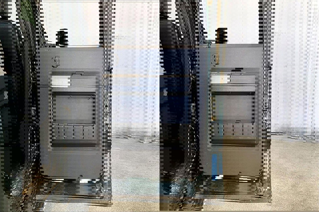 Used 2015 Ford F250 Lariat w/ Lariat Ultimate Package image 23