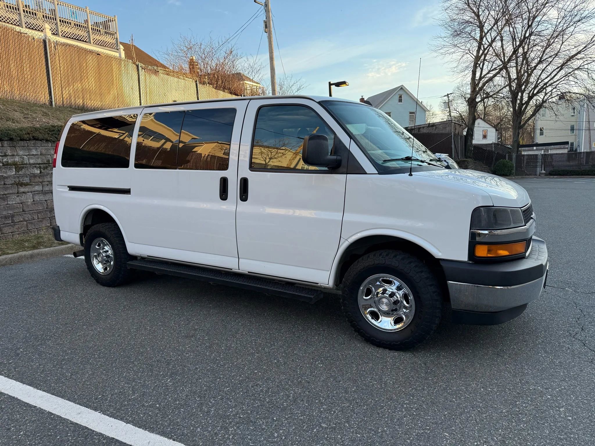 Used 2018 Chevrolet Express 3500 LT w/ LT Preferred Equipment Group image 10