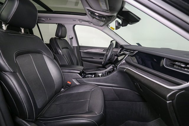 Used 2022 Jeep Grand Cherokee Limited 4xe w/ Luxury Tech Group II image 17