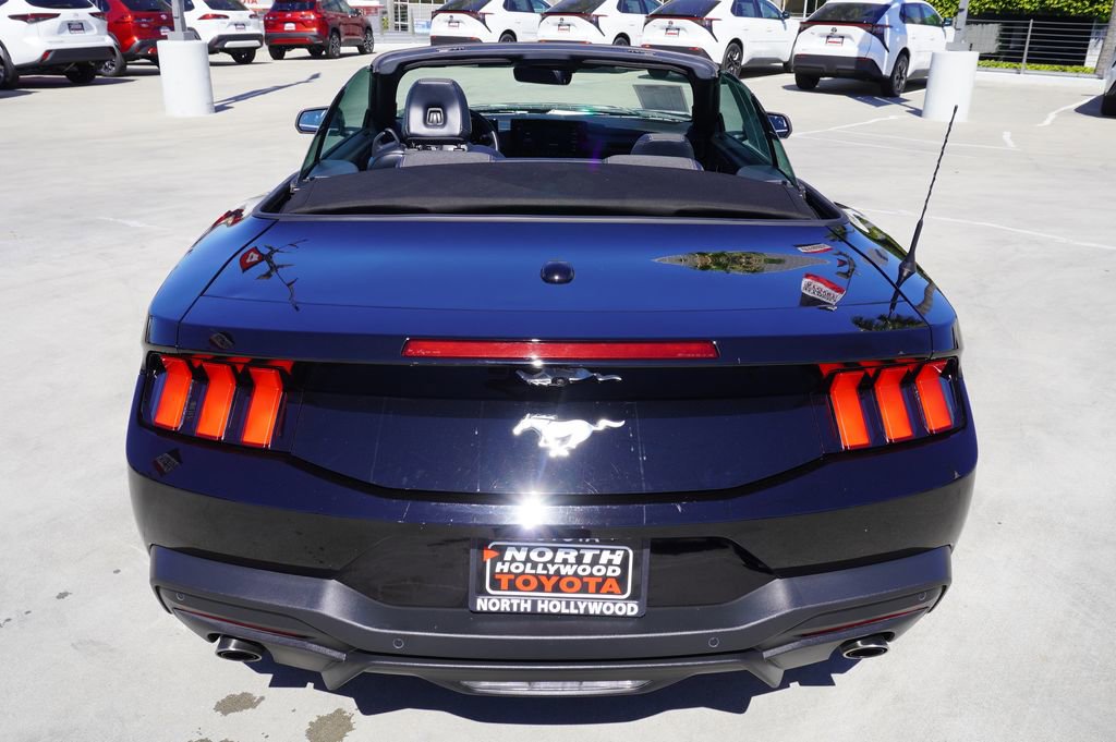 Used 2025 Ford Mustang EcoBoost image 14