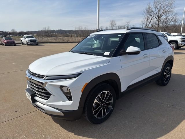 Used 2024 Chevrolet TrailBlazer LT w/ LT Cold Weather Package image 7