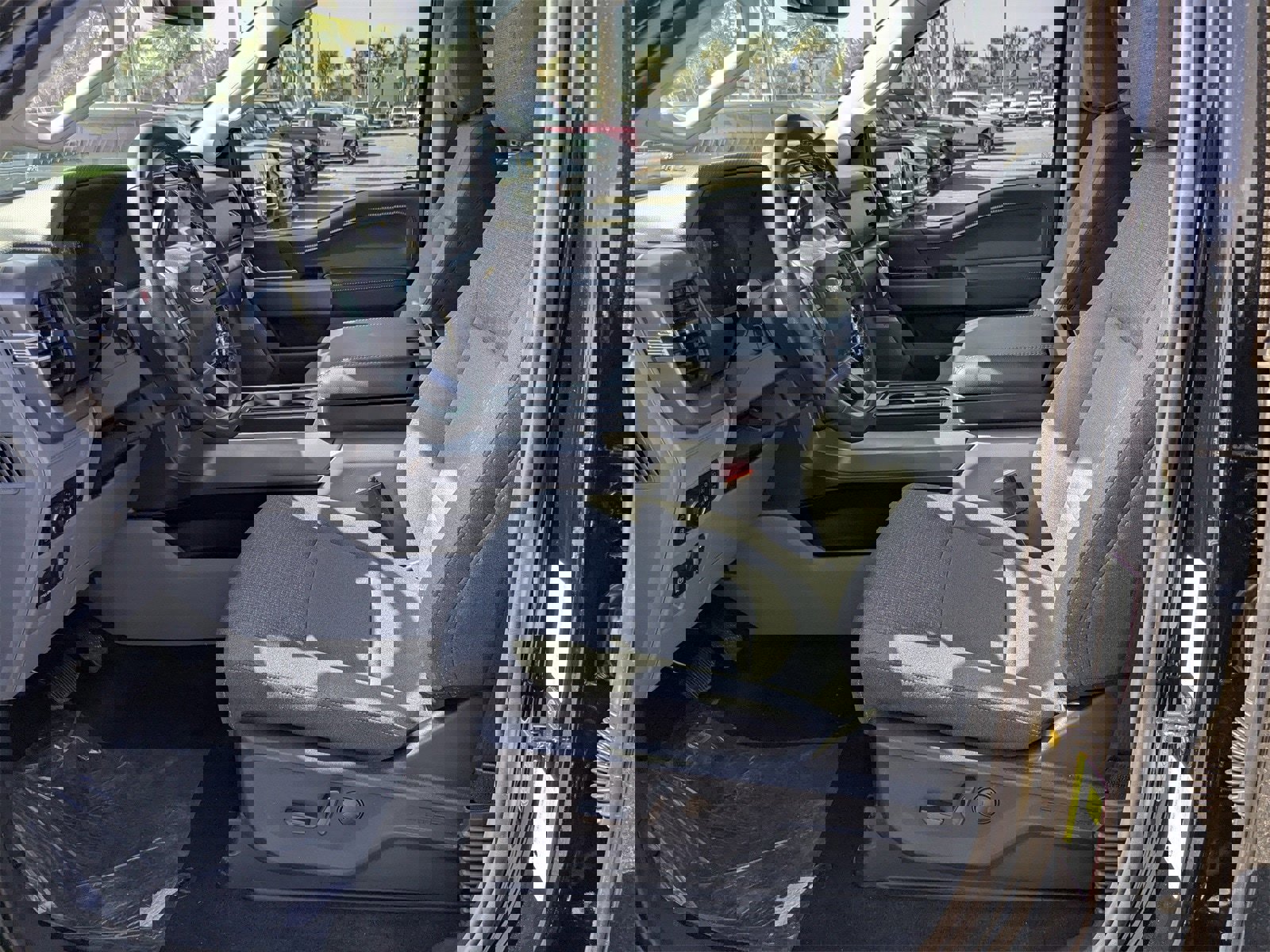 New 2025 Ford F150 XLT w/ Equipment Group 303A High image 31