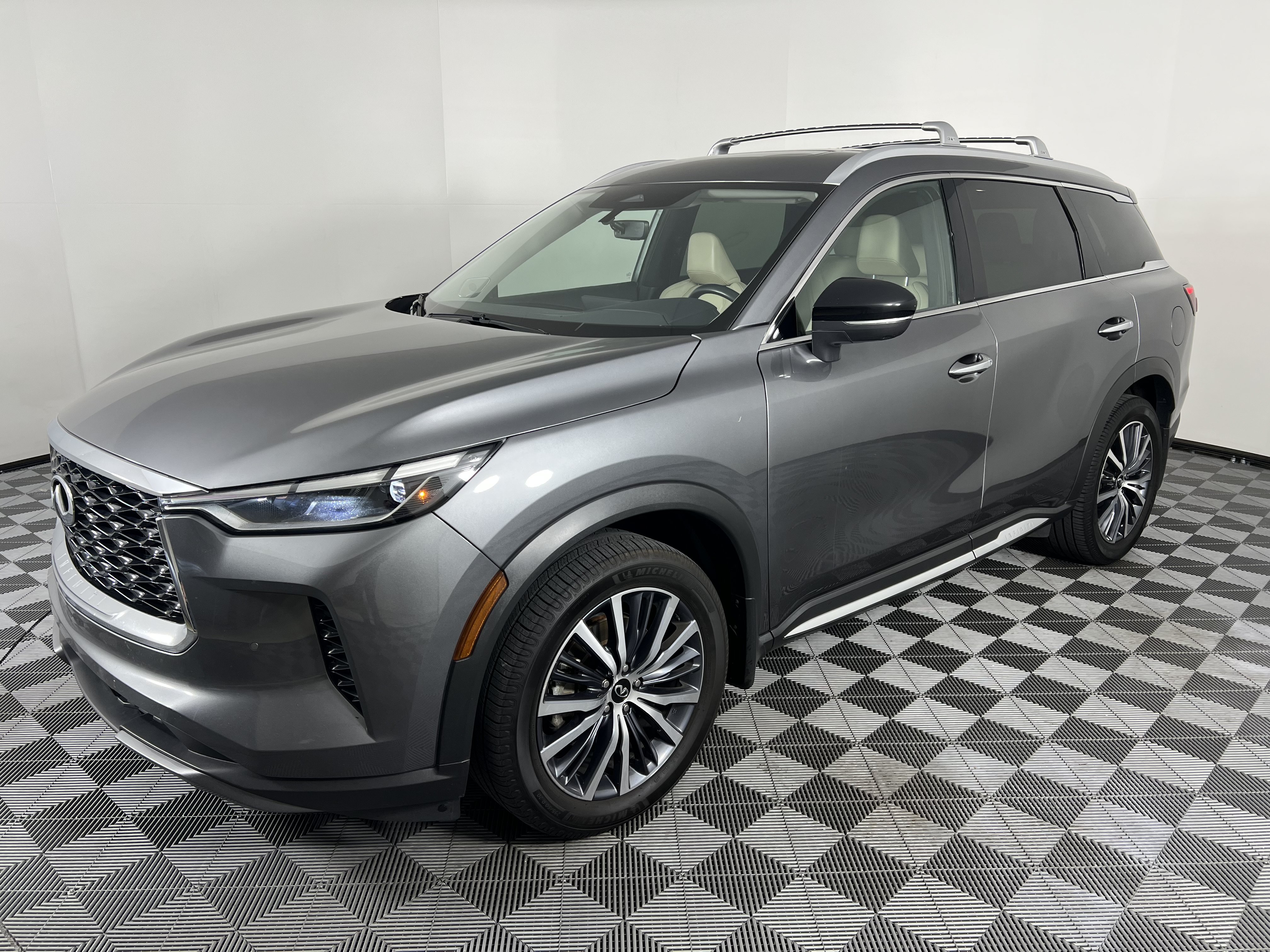 Used 2023 INFINITI QX60 Sensory w/ Cargo Package AWD/4WD image 8