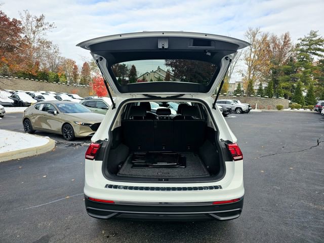 Used 2022 Volkswagen Tiguan SE image 10