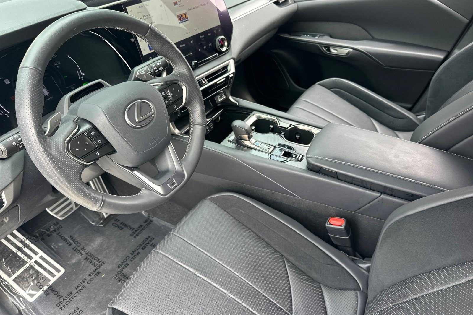 Certified 2024 Lexus RX 500h F Sport w/ Convenience Package AWD/4WD image 4