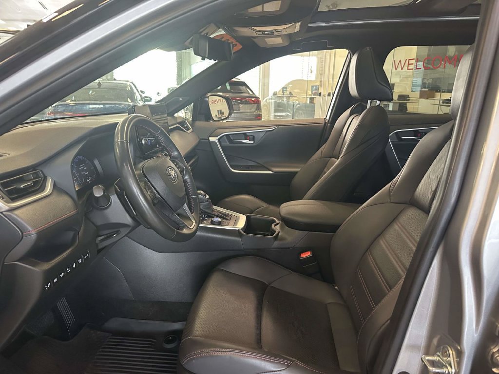 Used 2024 Toyota RAV4 XSE w/ Premium Package AWD/4WD image 17