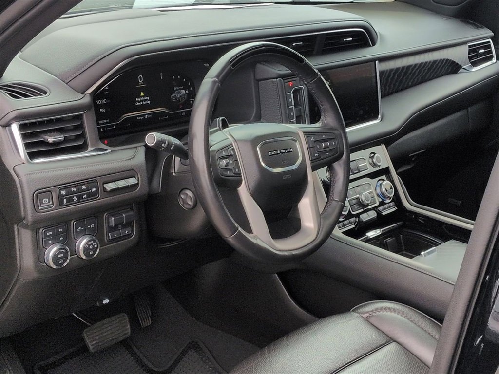 Used 2023 GMC Yukon Denali w/ Denali Reserve Package image 8