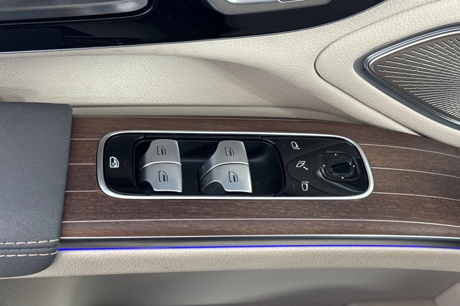 Certified 2023 Mercedes-Benz EQS 580 4MATIC Sedan image 11