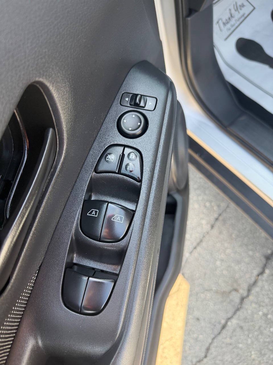 Used 2019 Nissan Kicks S FWD image 15