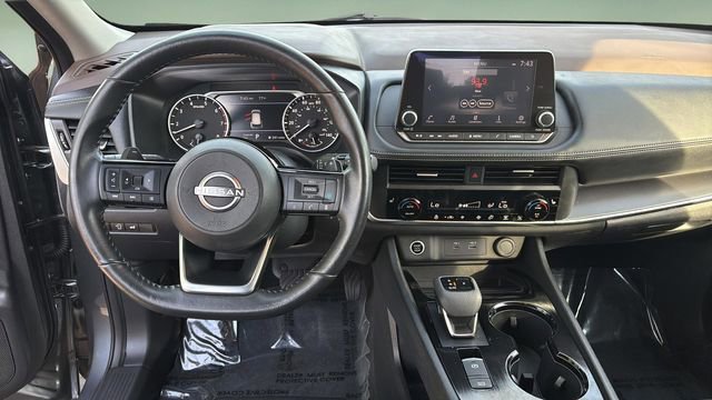 Used 2023 Nissan Rogue SV w/ SV Premium B Package FWD image 11