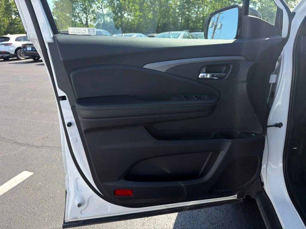 Certified 2023 Honda Ridgeline Sport image 18