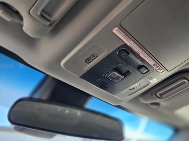 Used 2020 Toyota Camry SE image 32