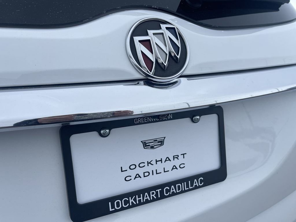 Used 2023 Buick Enclave Essence image 13