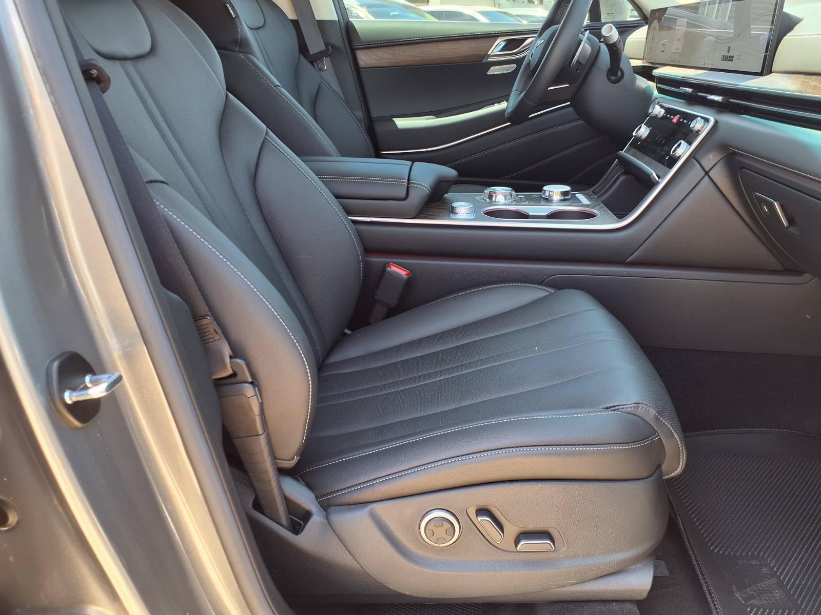 Certified 2026 Genesis GV80 2.5T Select AWD/4WD image 9