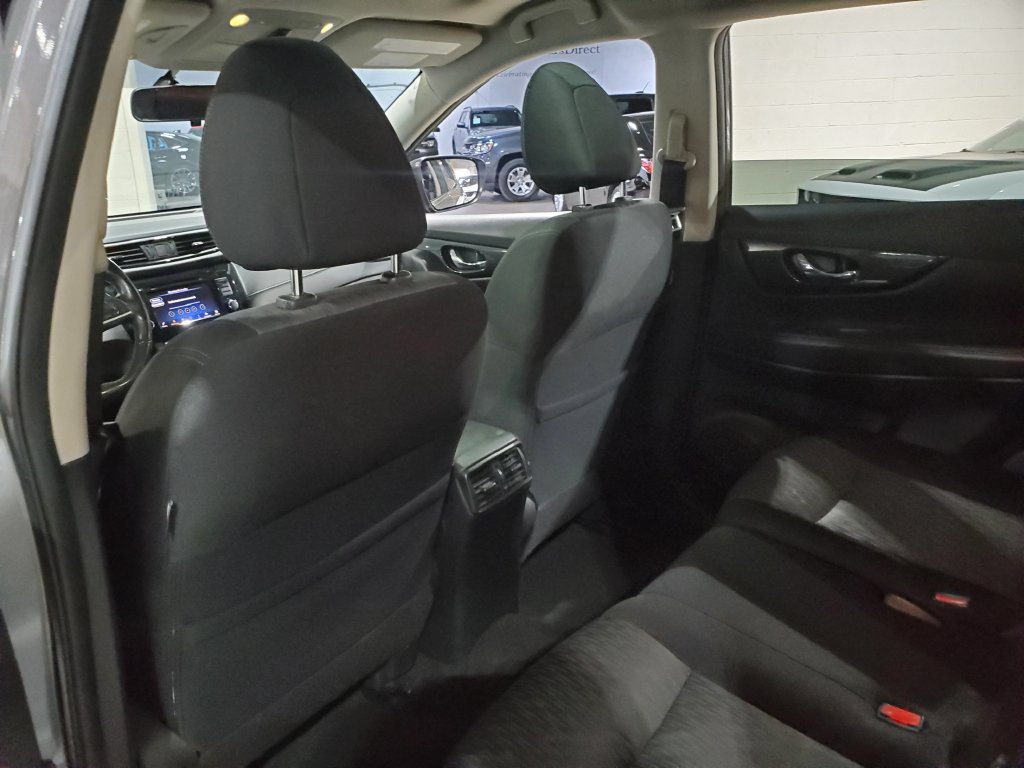 Used 2018 Nissan Rogue SV AWD/4WD image 22