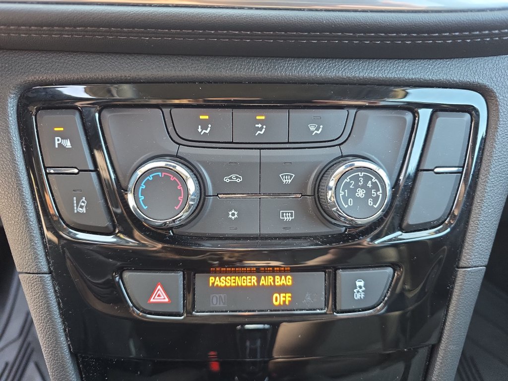 Used 2022 Buick Encore Preferred w/ Safety Package II AWD/4WD image 21