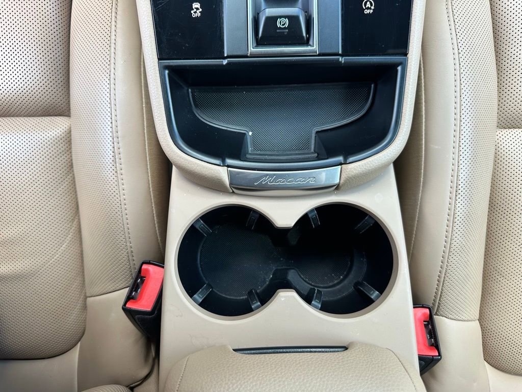 Certified 2024 Porsche Macan image 27
