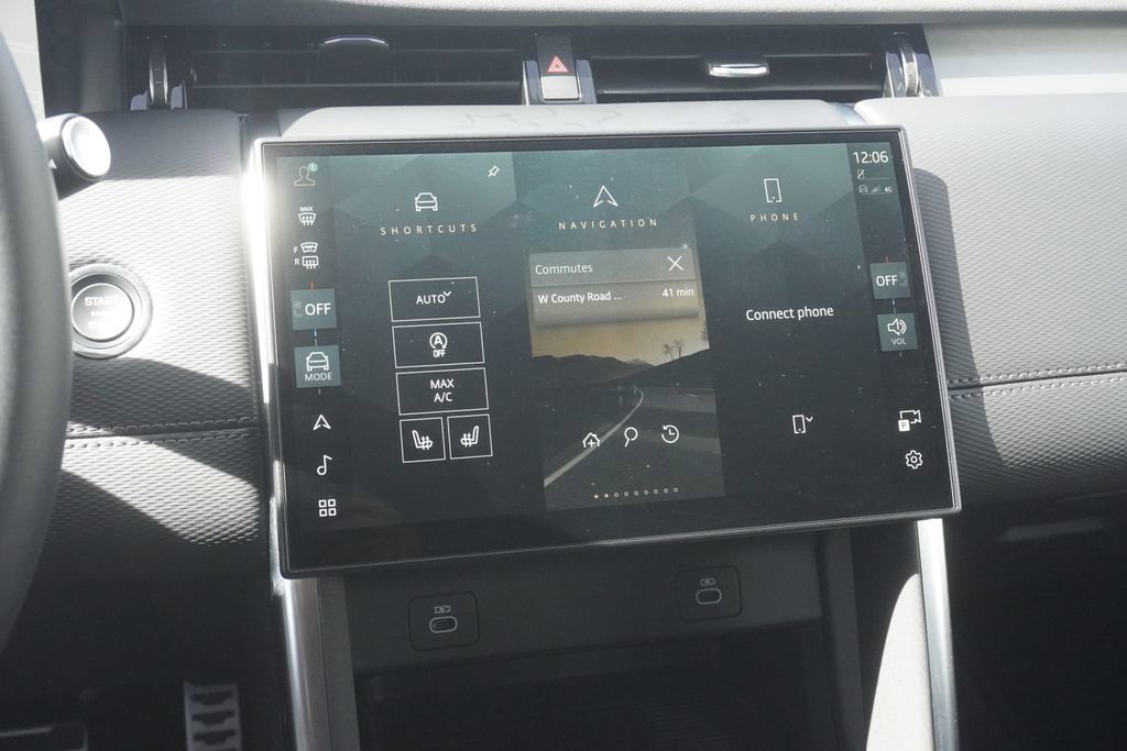 Used 2025 Land Rover Discovery Sport Dynamic SE image 15