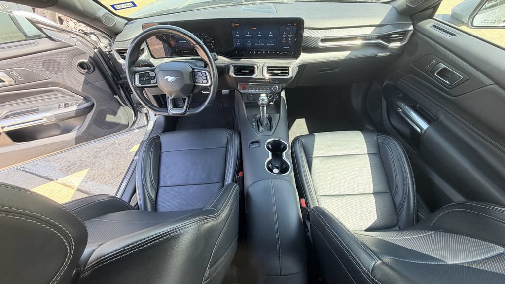 Used 2025 Ford Mustang Premium RWD image 12