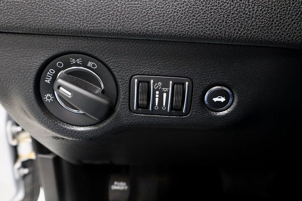 Used 2022 Chrysler 300 Touring image 26