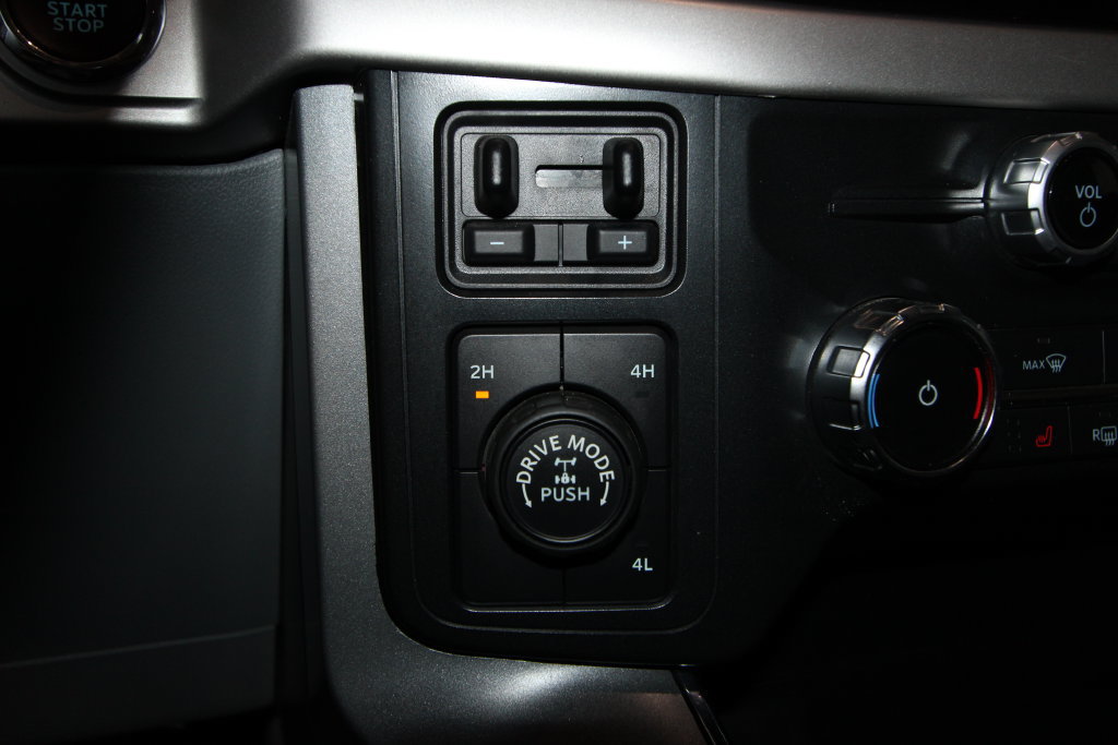 Used 2022 Ford F150 XLT w/ Equipment Group 302A High AWD/4WD image 18