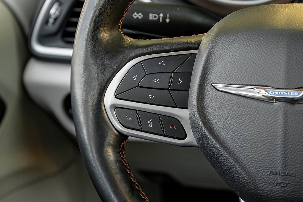 Used 2019 Chrysler Pacifica Touring-L image 24