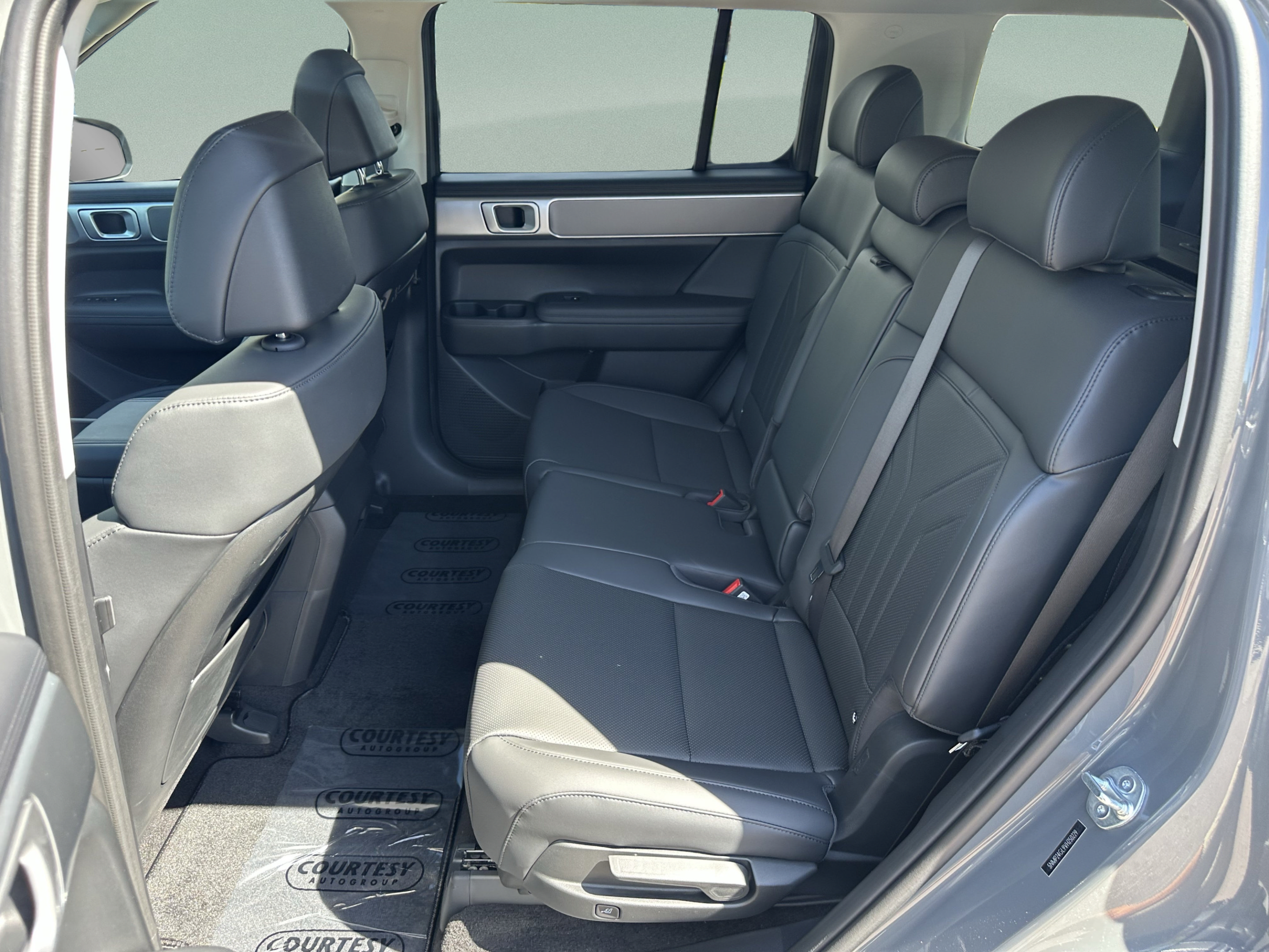 New 2027 Hyundai Santa Fe SEL FWD image 14