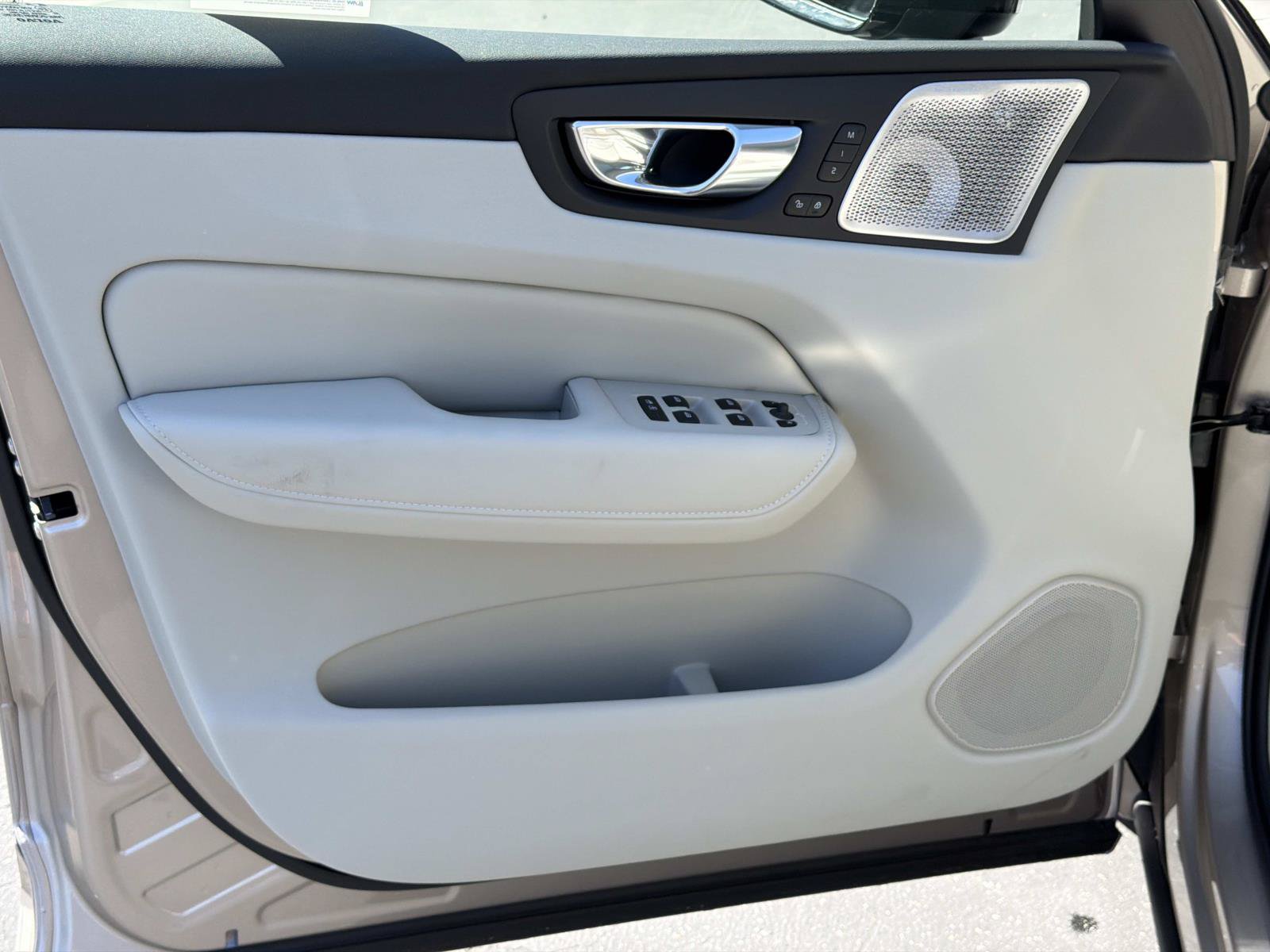 New 2027 Volvo XC60 B5 Ultra AWD/4WD image 11