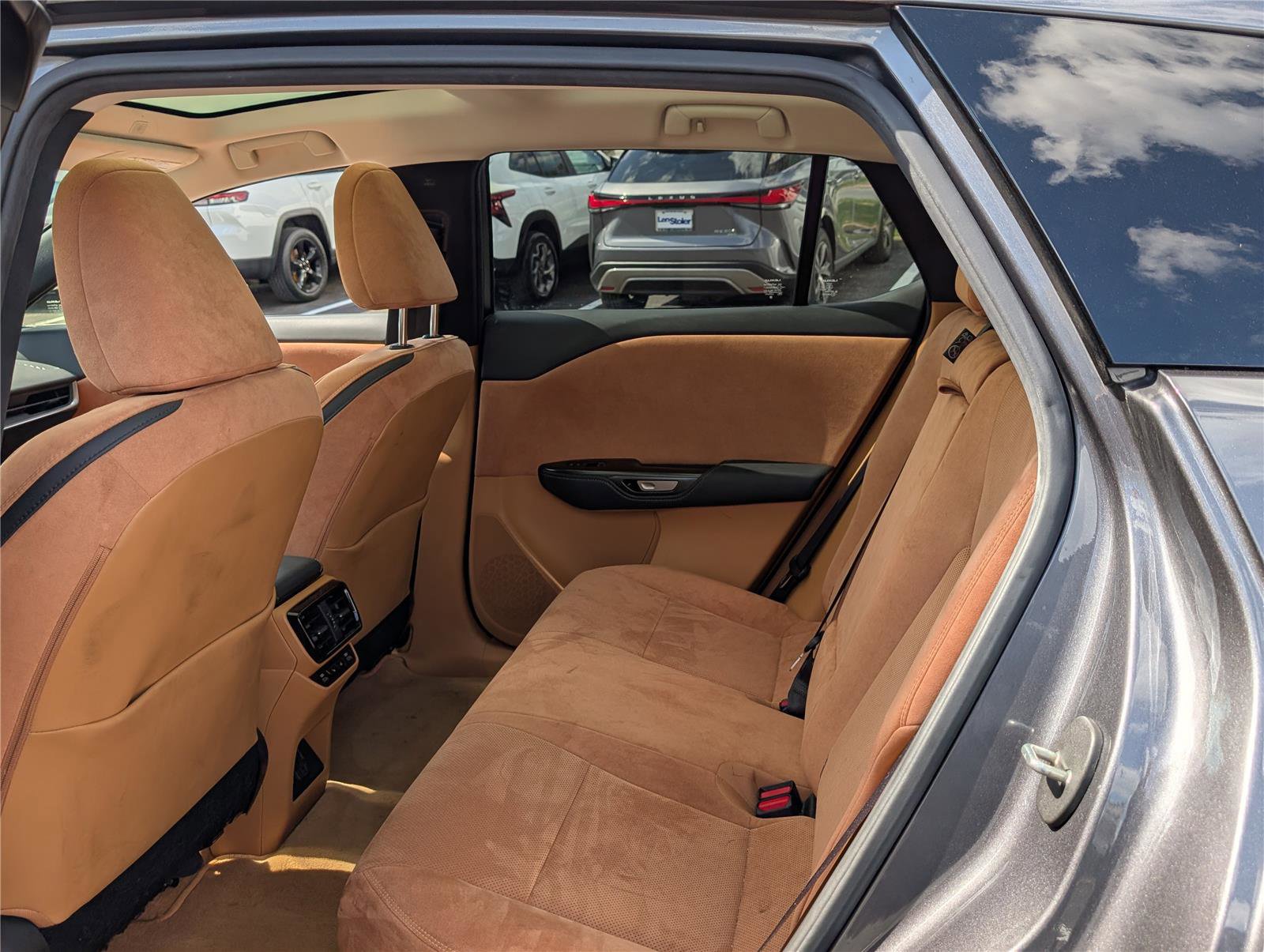 Used 2023 Lexus RZ 450e Premium w/ Accessory Package (Z1) image 15