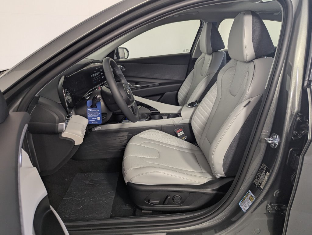 New 2026 Hyundai Elantra Limited FWD image 11