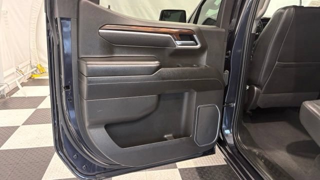 Used 2025 GMC Sierra 1500 SLT AWD/4WD image 19
