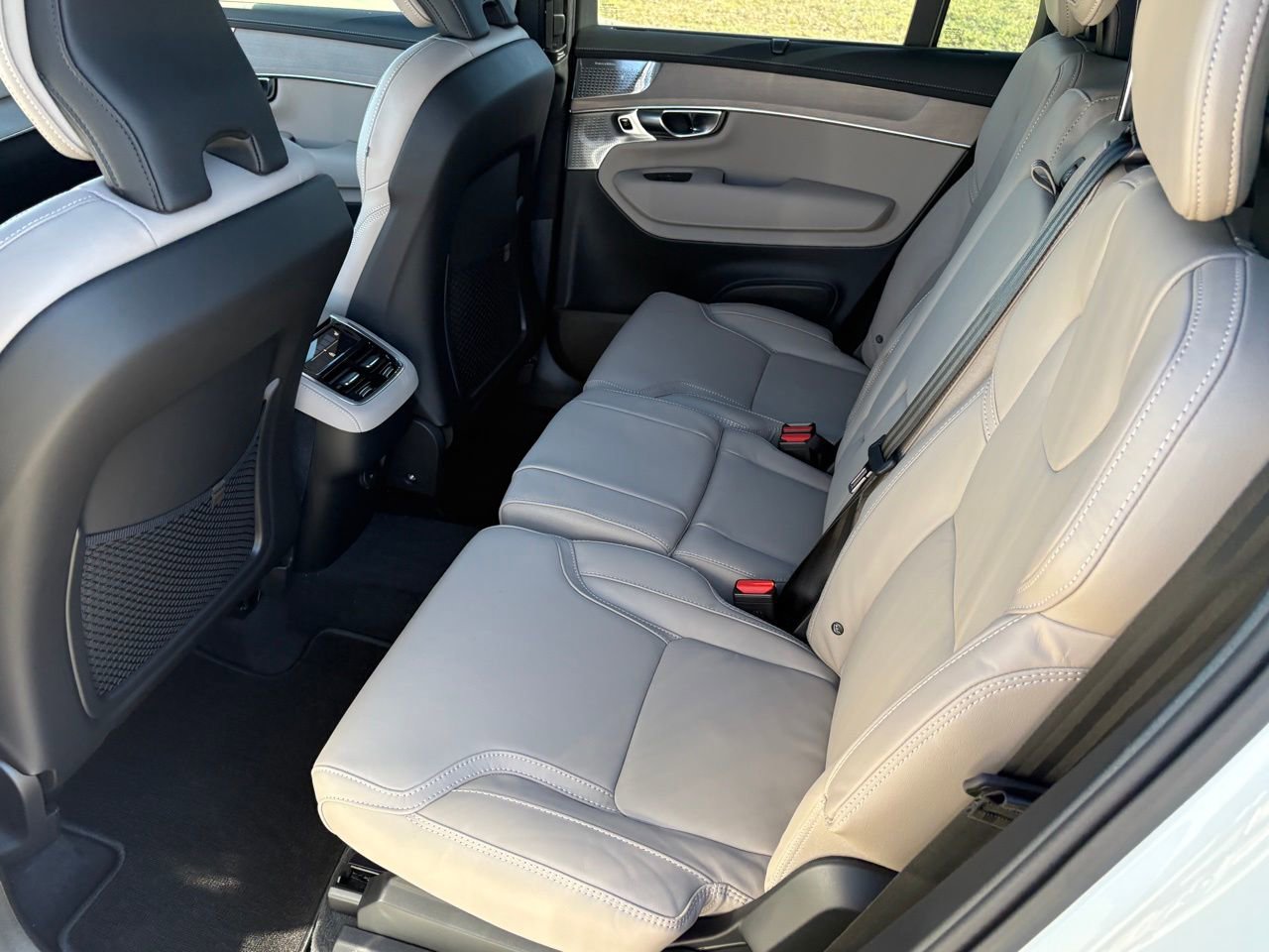 New 2026 Volvo XC90 B6 Ultra w/ Lounge Package image 23