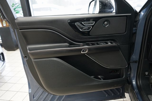 Used 2021 Lincoln Aviator Reserve AWD/4WD image 25