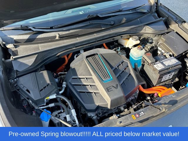 Used 2022 Kia Niro EX w/ Cold Weather Package FWD image 10