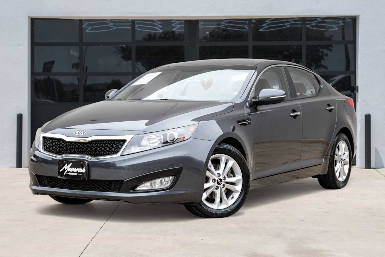 Used 2011 Kia Optima EX image 1
