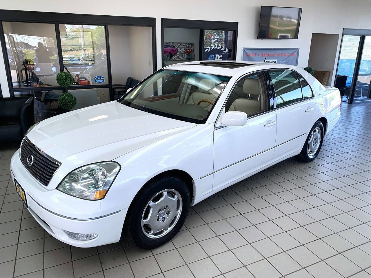 Used 2002 Lexus LS 430 RWD image 3