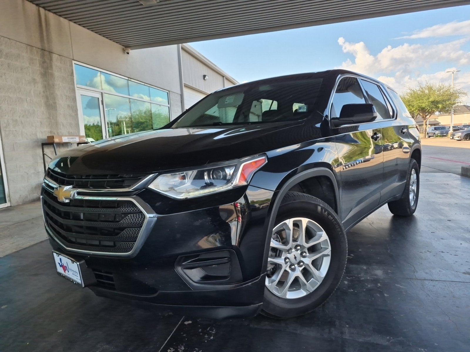 Used 2021 Chevrolet Traverse LS