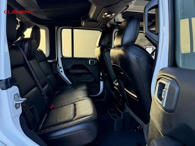 Used 2022 Jeep Wrangler Unlimited Sahara AWD/4WD image 14