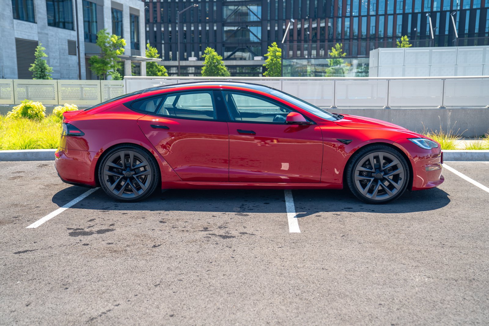 Used 2022 Tesla Model S AWD/4WD image 8