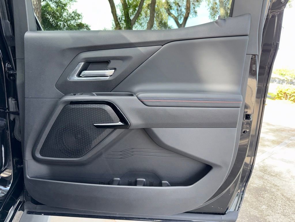 Used 2025 Chevrolet Silverado EV RST AWD/4WD image 34