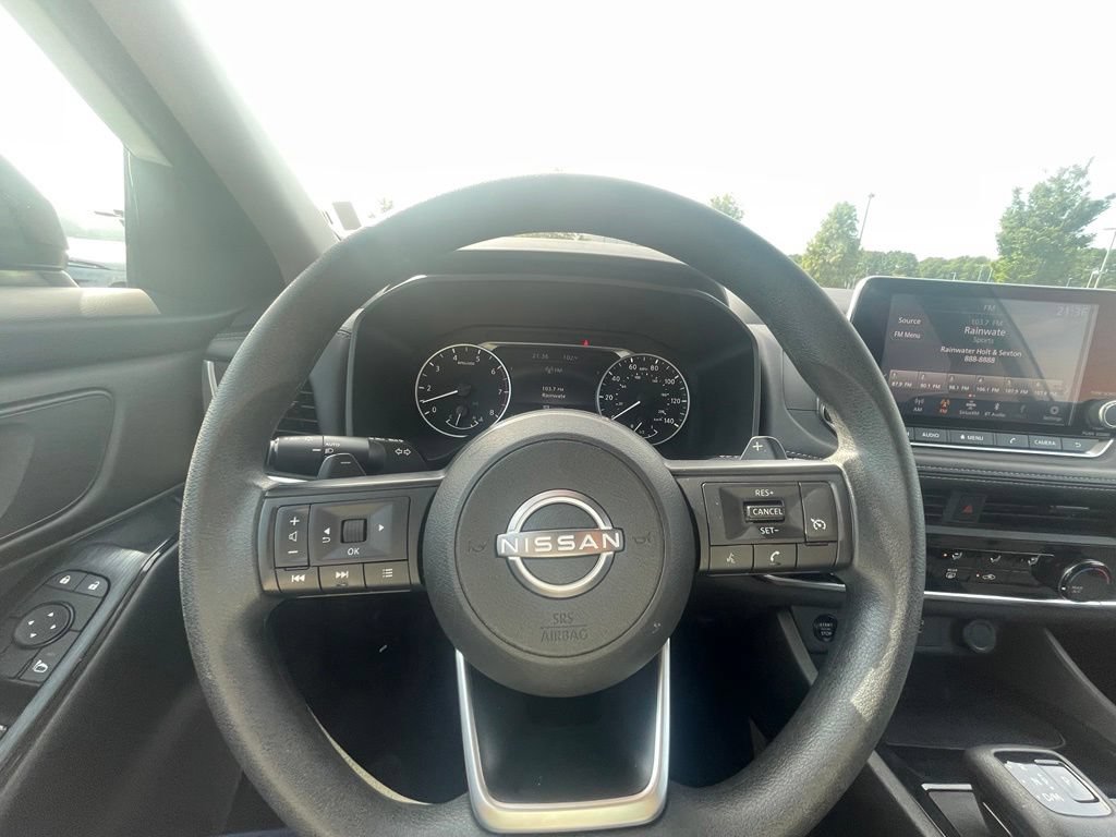 Used 2024 Nissan Rogue S AWD/4WD image 13