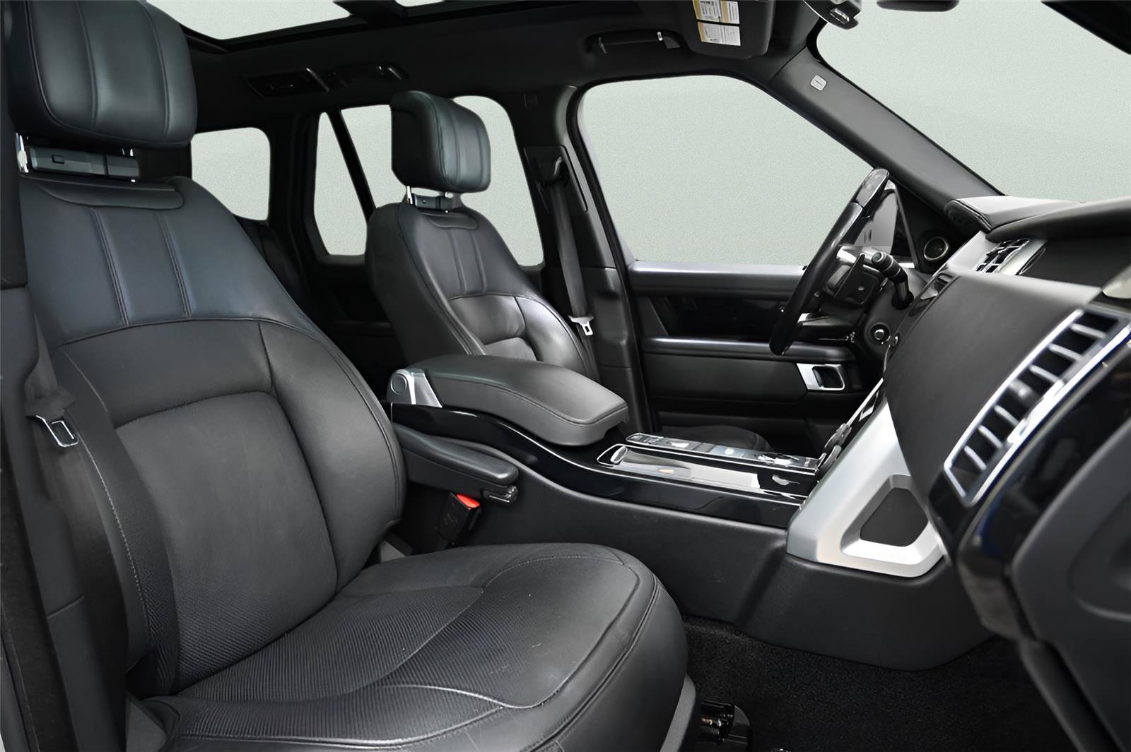 Used 2019 Land Rover Range Rover Supercharged AWD/4WD image 23