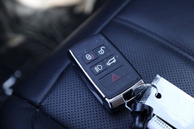 Used 2023 Land Rover Range Rover Evoque SE image 25