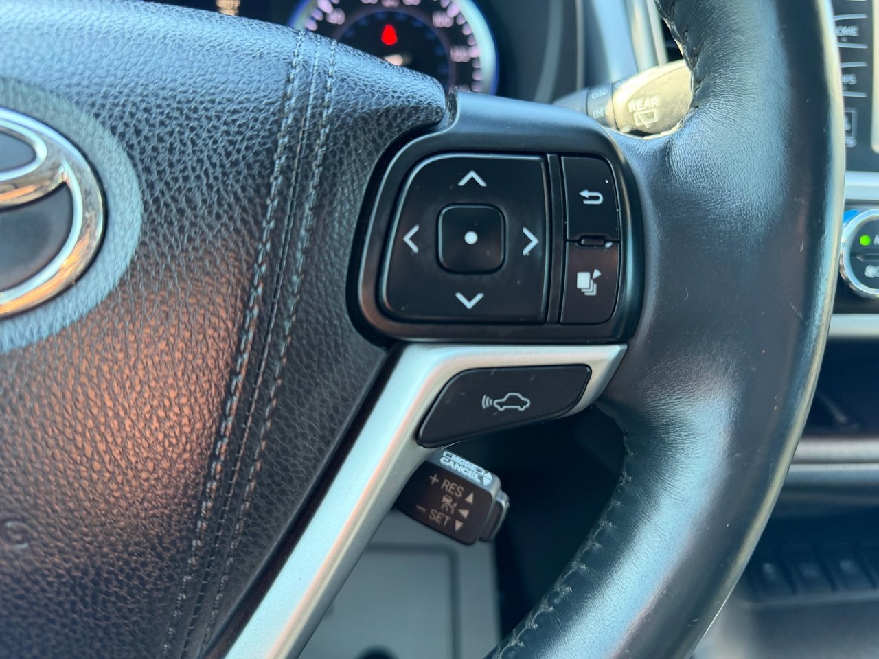 Used 2016 Toyota Highlander Limited image 47